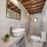 3-4 Bedrooms In Old Town Apartament *
