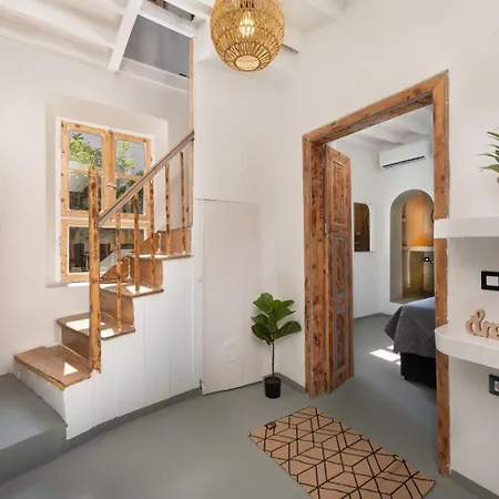 3-4 Bedrooms In Old Town