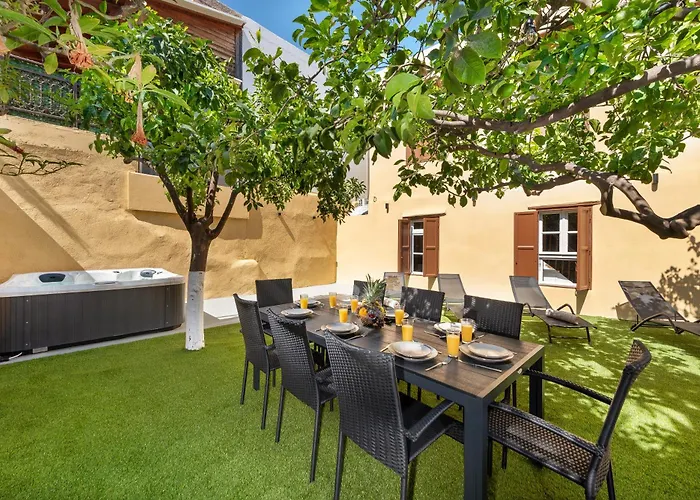 Apartment 3-4 Bedrooms In Old Town *