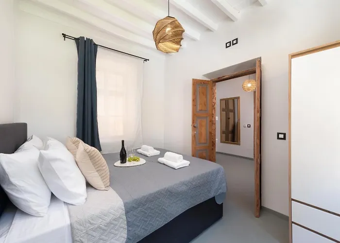 아파트 3-4 Bedrooms In Old Town *