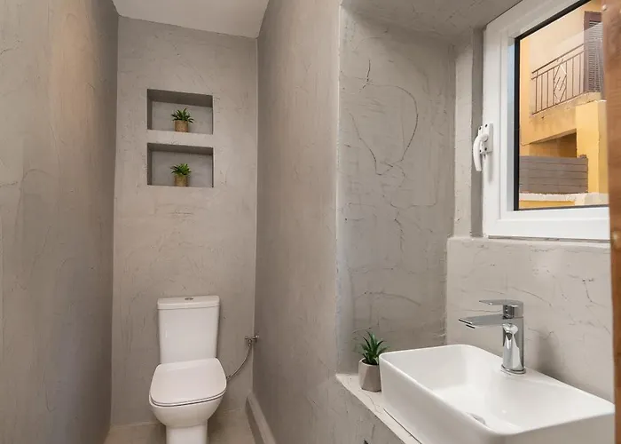 דירה 3-4 Bedrooms In Old Town עיר רודוס